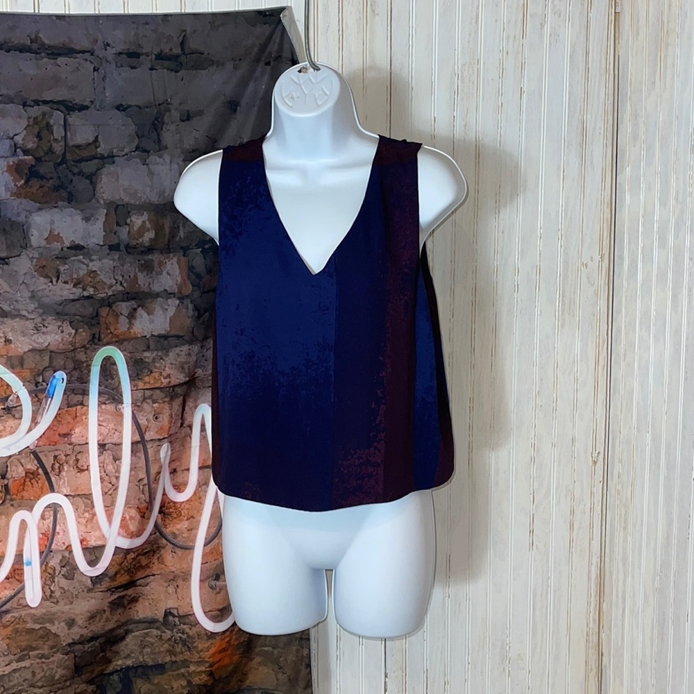 Babaton. Nwot. Medium crop top. Sleeveless. Murphy blouse